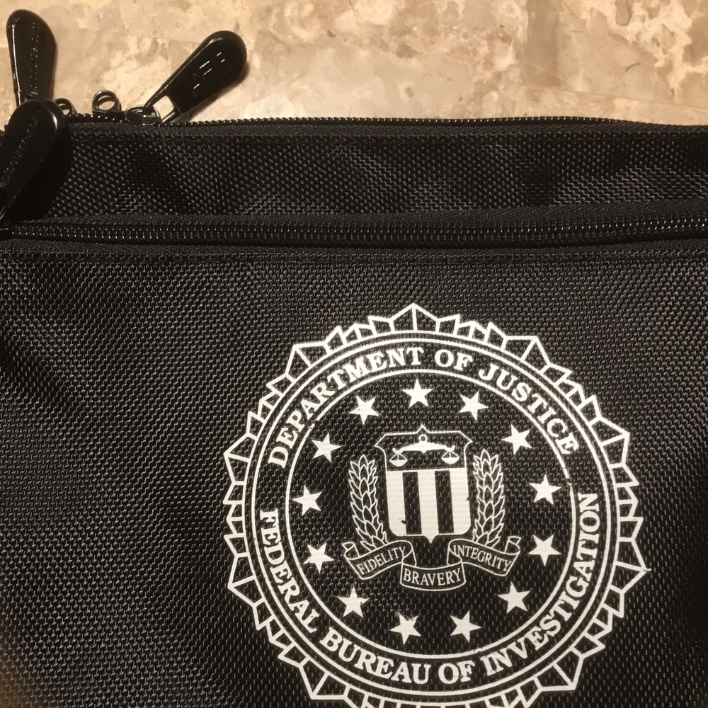FBI (Cosmetics/Multi)CHUM BAG NICE! (MIP) Nylon 2 Pockets Top/ Side (Unisex) - Picture 4 of 4